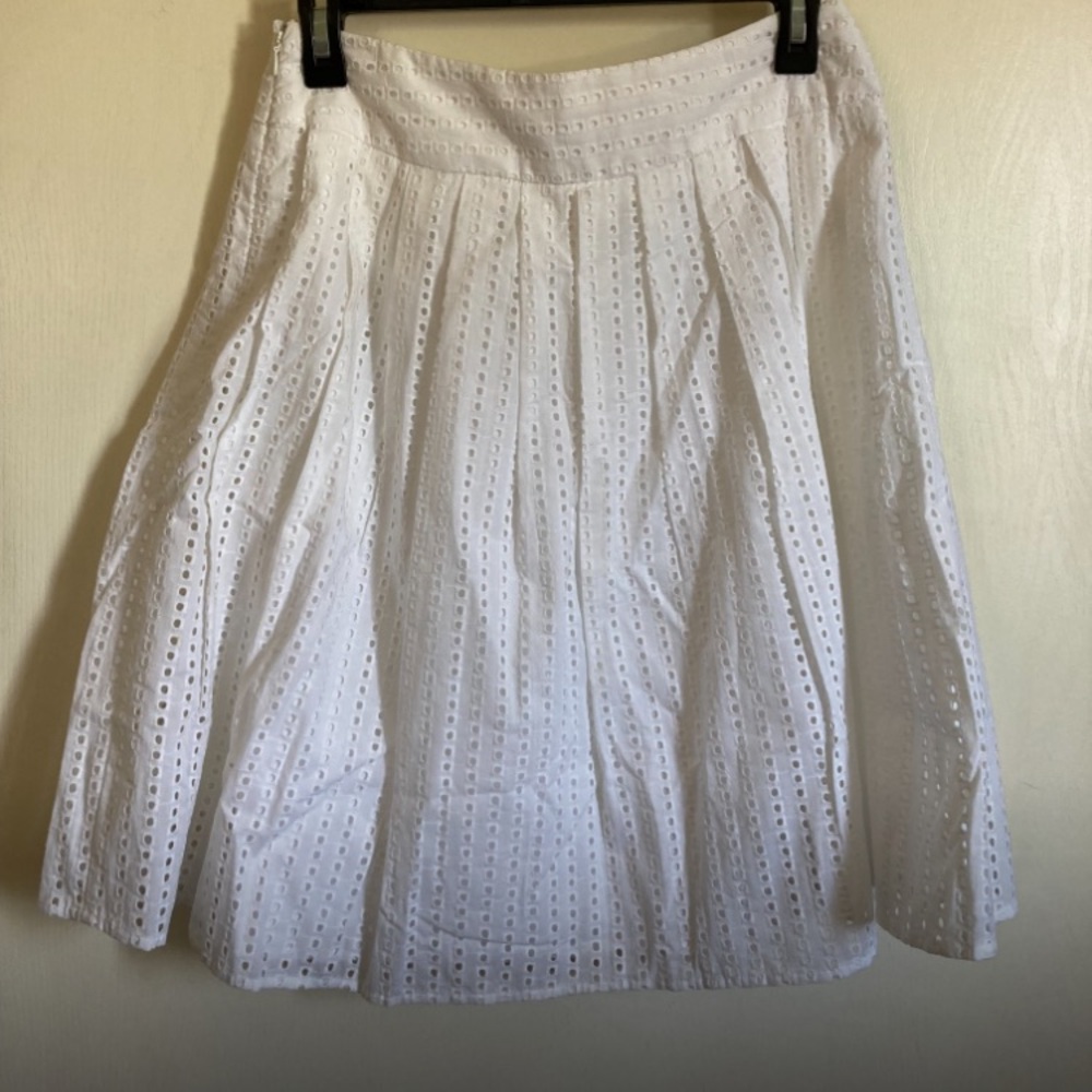 *Liz Clairborne Petite White Embroidered Eyelet Size 6P Flare Skirt